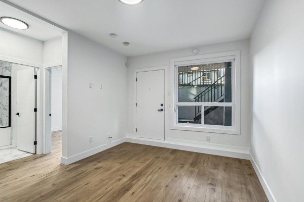 Bsmt 1695 167th Street, Surrey, BC V3Z0B4 Photo 4
