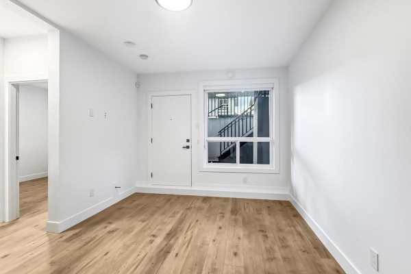 Bsmt 1695 167th Street, Surrey, BC V3Z0B4 Photo 5
