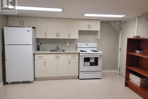 Bsmt 2 - 82 Brucewood Crescent, Toronto, ON M6A2G8 Photo 3