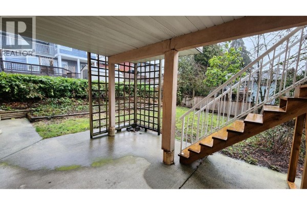 Bsmt 2310 Ninth Avenue, New Westminster, BC V3M3H3 Photo 2