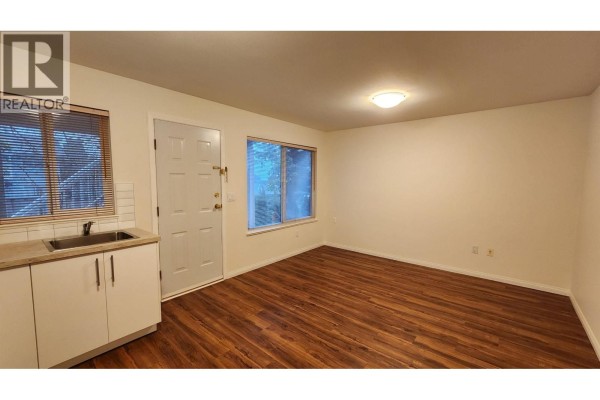 Bsmt 2310 Ninth Avenue, New Westminster, BC V3M3H3 Photo 3
