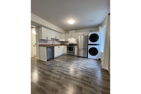 Bsmt 7333 194 Street, Surrey, BC, photo 2