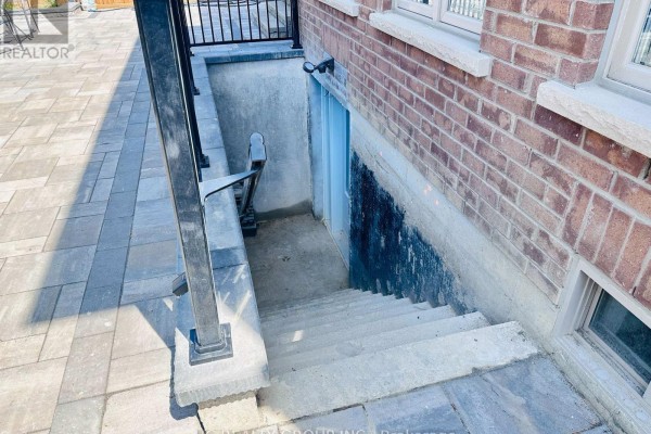 Bsmt Apt B - 68 Marbrook Street, Richmond Hill, ON L4C0Y8 Photo 2