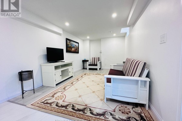 Bsmt Apt B - 68 Marbrook Street, Richmond Hill, ON L4C0Y8 Photo 3