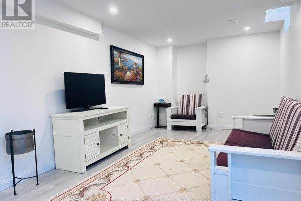 Bsmt Apt B - 68 Marbrook Street, Richmond Hill, ON L4C0Y8 Photo 4