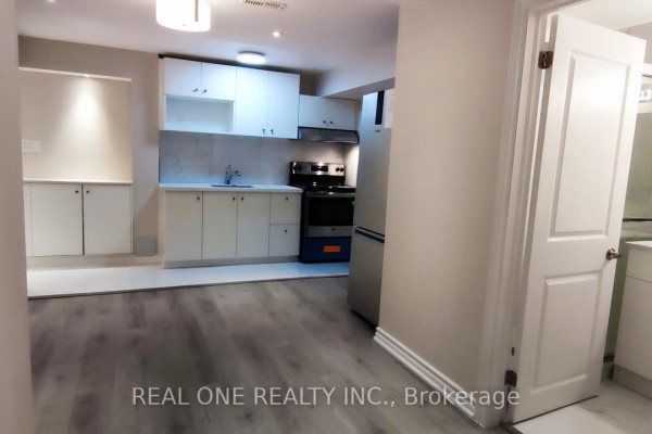 Bsmt B - 22 Cloverridge Avenue, East Gwillimbury, ON, photo 2