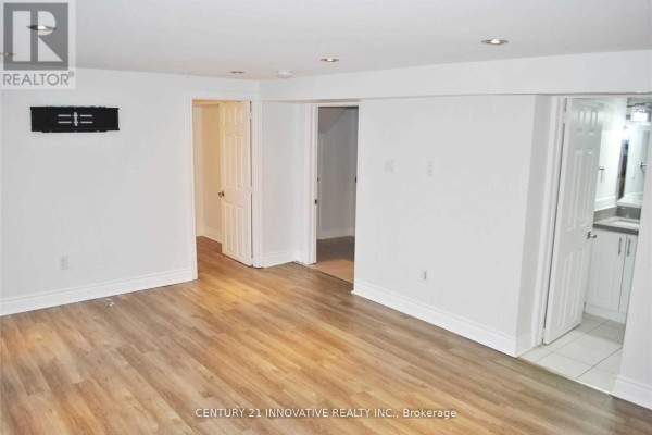 Bsmt Studio Space - 985 Victoria Park Avenue, Toronto, ON M4B2J4 Photo 3