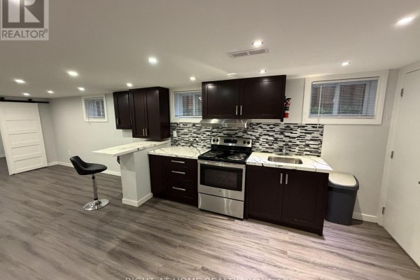 Dining room - Bsmt. - 2238 Delkus Crescent, Mississauga, ON L5A1K7 Photo 4
