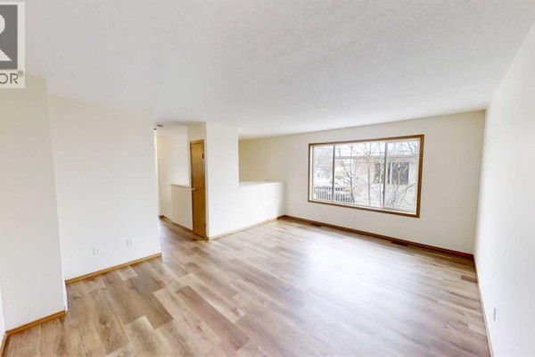 Primary Bedroom - C, 9318 106 Avenue, Grande Prairie, AB T8V1H7 Photo 4