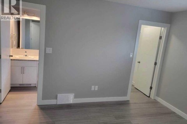 3pc Bathroom - C, 9408 103 Avenue, Grande Prairie, AB T8V1B5 Photo 4