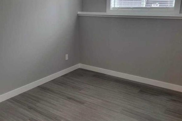 3pc Bathroom - C, 9408 103 Avenue, Grande Prairie, AB T8V1B5 Photo 5