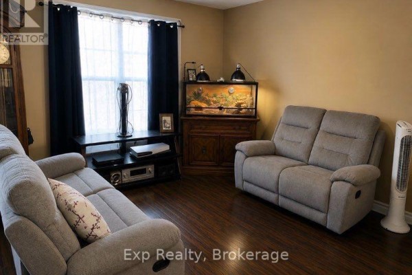 C - 1 Caroline Street, Kawartha Lakes, ON, photo 2