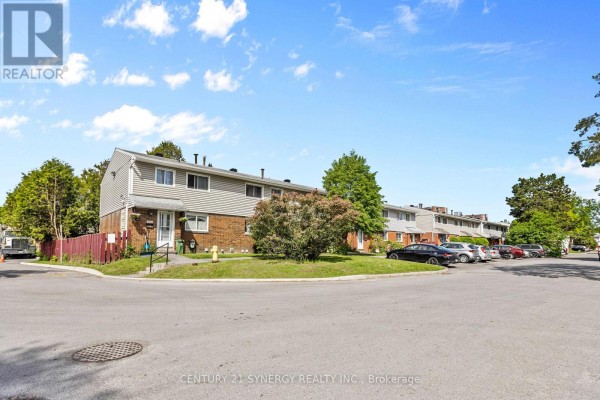 Living room - C - 1472 Heatherington Road, Ottawa, ON K1V6S1 Photo 3