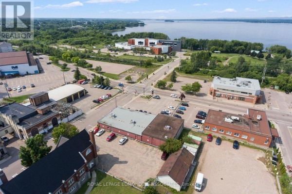 C - 270 Lake Street, Pembroke, ON K8A7Y9 Photo 5