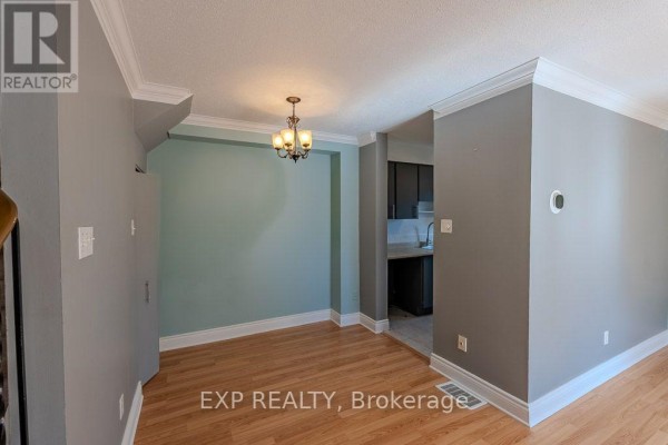 Kitchen - C - 37 Forester Crescent, Ottawa, ON K2H8Y3 Photo 5