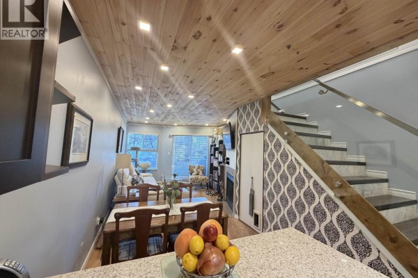 C 733 W 16th Avenue, Vancouver, BC V5Z1S8 Photo 3