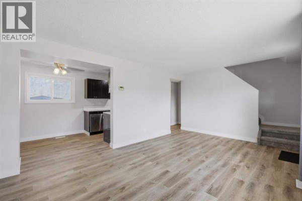 4pc Bathroom - C1, 35 Nash Street, Red Deer, AB T4P1X9 Photo 5