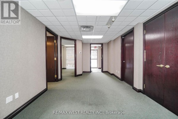 C1 & C3 - 800 Sheppard Avenue W, Toronto, ON M3H6B4 Photo 4