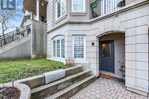 C13 - 108 Finch Avenue W, Toronto, ON, photo 2