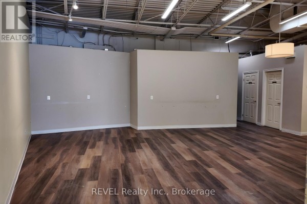 C2 - 211 Martindale Road, St  Catharines, ON L2S3V7 Photo 4