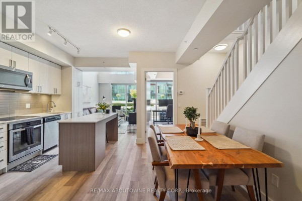 Dining room - C204 - 5260 Dundas Street, Burlington, ON L7L0J7 Photo 3