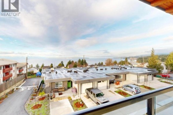Kitchen - C204-6900 Burnaby Street, Powell River, BC  Photo 4