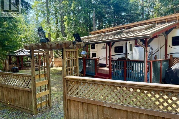 Bedroom - C8 2650 Turnbull Rd, Qualicum Beach, BC V9K2R2 Photo 2