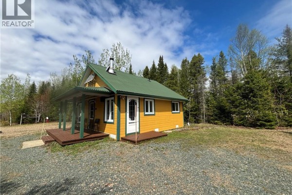 Living room - Camp Rue De La Gare, Pointe Verte, NB E8J2N3 Photo 4
