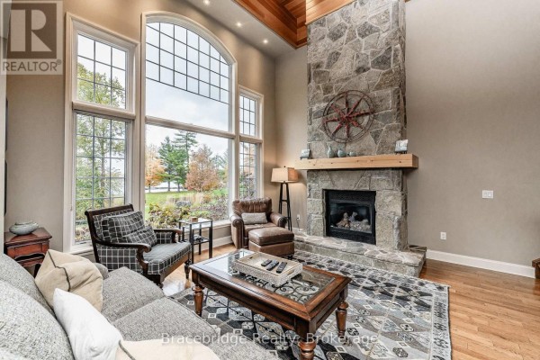Carling 5 W3 - 3876 Muskoka Rd 118 Highway W, Muskoka Lakes, ON P0B1J0 Photo 4