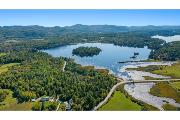 Ch. Lemens, Lac Sainte Marie, QC J0X1Z0 Photo 5