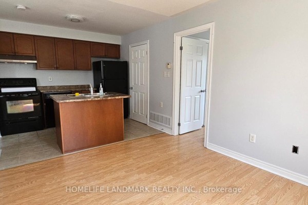 Coach - 109 Northvale Road, Markham, ON L6B1H6 Photo 5