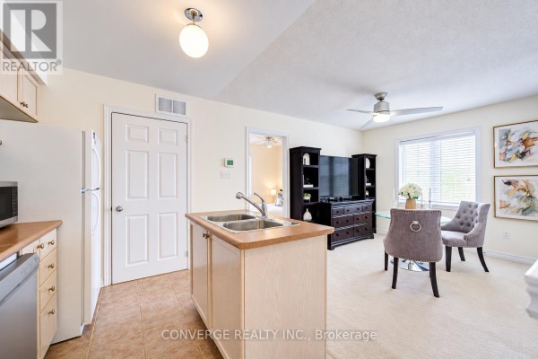 Coach House - 29 Cardrew Street, Markham, ON L6B1G2 Photo 2