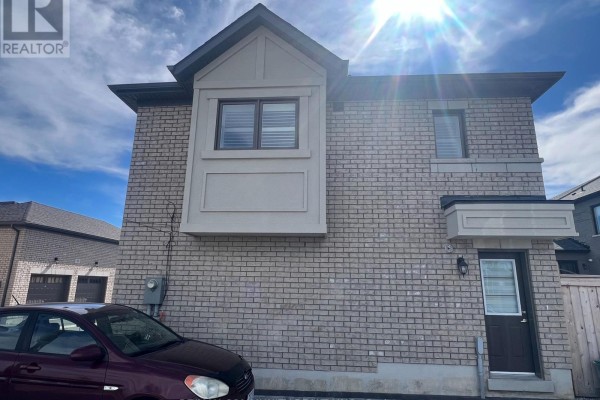 Coach House - 3570 Bur Oak Avenue, Markham, ON L6B1R8 Photo 2