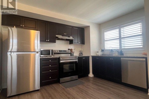 Coach House - 3570 Bur Oak Avenue, Markham, ON L6B1R8 Photo 4