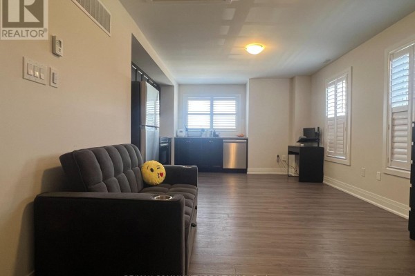 Coach House - 3570 Bur Oak Avenue, Markham, ON L6B1R8 Photo 5