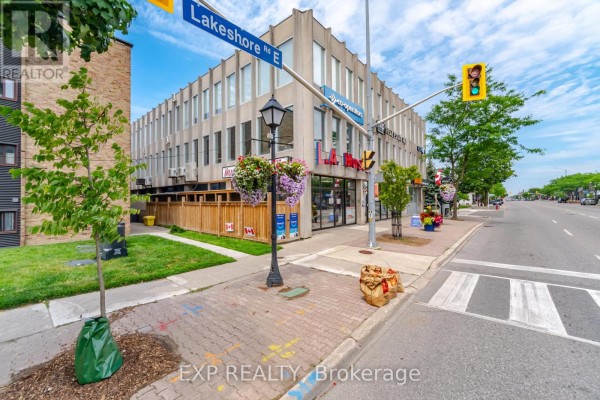 Corner - 230 Lakeshore Road E, Mississauga, ON L5G1G7 Photo 2
