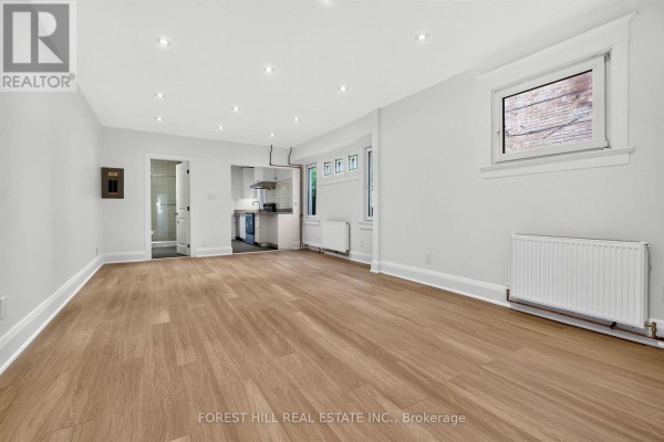 Kitchen - D - 30 Pinewood Avenue, Toronto, ON M6C2V1 Photo 3
