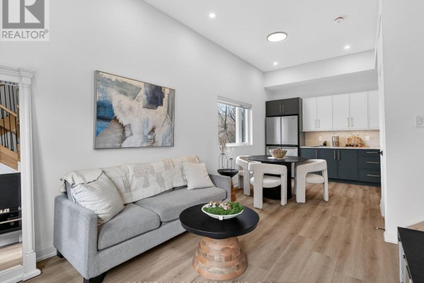 Kitchen - D - 5 Hopperton Drive, Toronto, ON M2L2S5 Photo 4