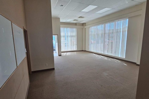D - 566 Bryne Drive, Barrie, ON L4N9P6 Photo 2