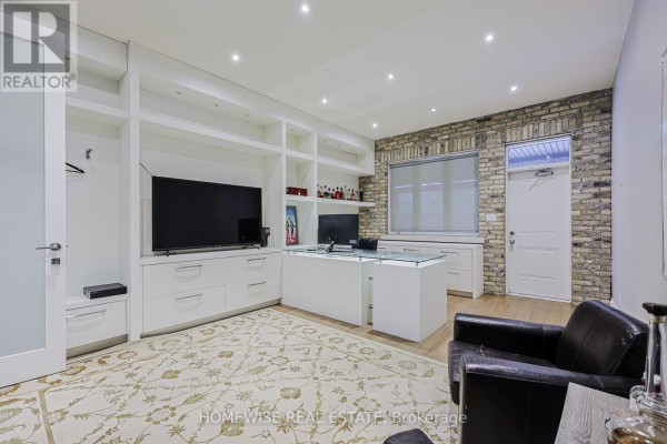 D - 609 Marlee Avenue, Toronto, ON M6B3J6 Photo 2