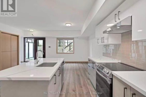 D107 - 200 Chester Le Boulevard, Toronto, ON, photo 2