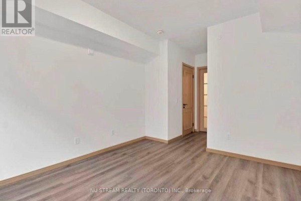 D107 - 200 Chester Le Boulevard, Toronto, ON, photo 3