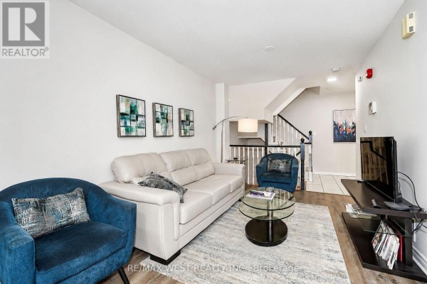 D11 - 108 Finch Avenue W, Toronto, ON, photo 2