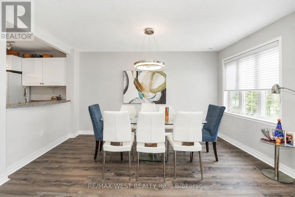 D11 - 108 Finch Avenue W, Toronto, ON, photo 3