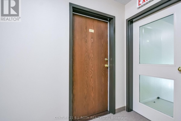 D11 - 163 Edgehill Drive, Barrie, ON, photo 2
