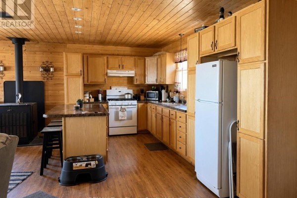 Kitchen - D742 Dam Road, Rainy River Remote Area, ON P0W1E0 Photo 4