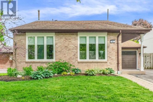 Primary Bedroom - Drive - 43 Stoddart Drive, Aurora, ON L4G2G2 Photo 4