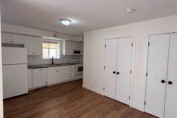 E, 6014 54 Street, Taber, AB T1G1K3 Photo 2