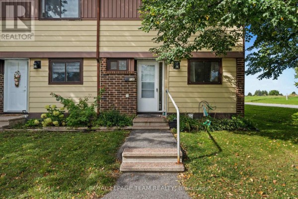 Dining room - E - 73 Foxfield Drive, Ottawa, ON K2J1L7 Photo 3