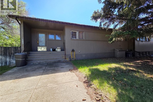 4pc Bathroom - E 135-145 3rd Street E, Fox Valley, SK S0N0V0 Photo 4